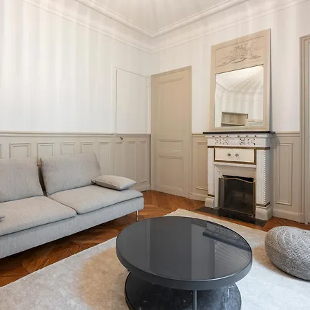 Apartamento 2 Bdr Saint Lazare Galeries Lafayette 8 París