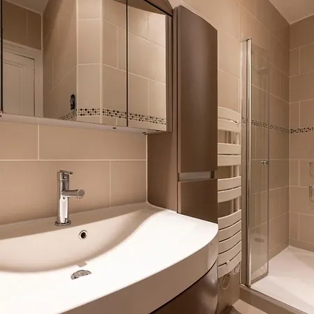 Apartamento 2 Bdr Saint Lazare Galeries Lafayette 8 París