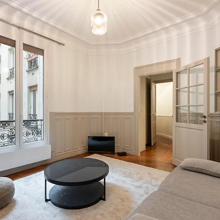 2 Bdr Saint Lazare Galeries Lafayette 8 *